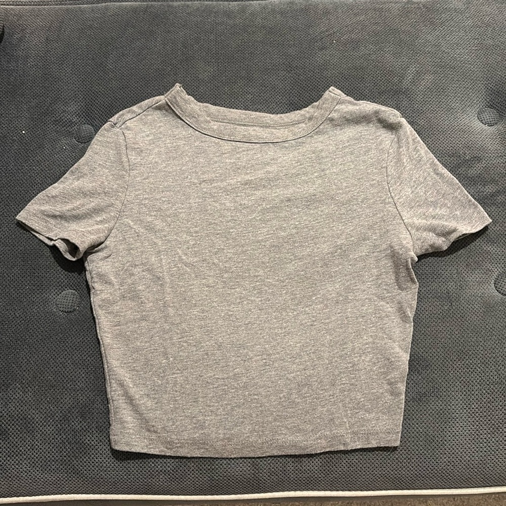 New! Adorable grey top from wild fable 🩶